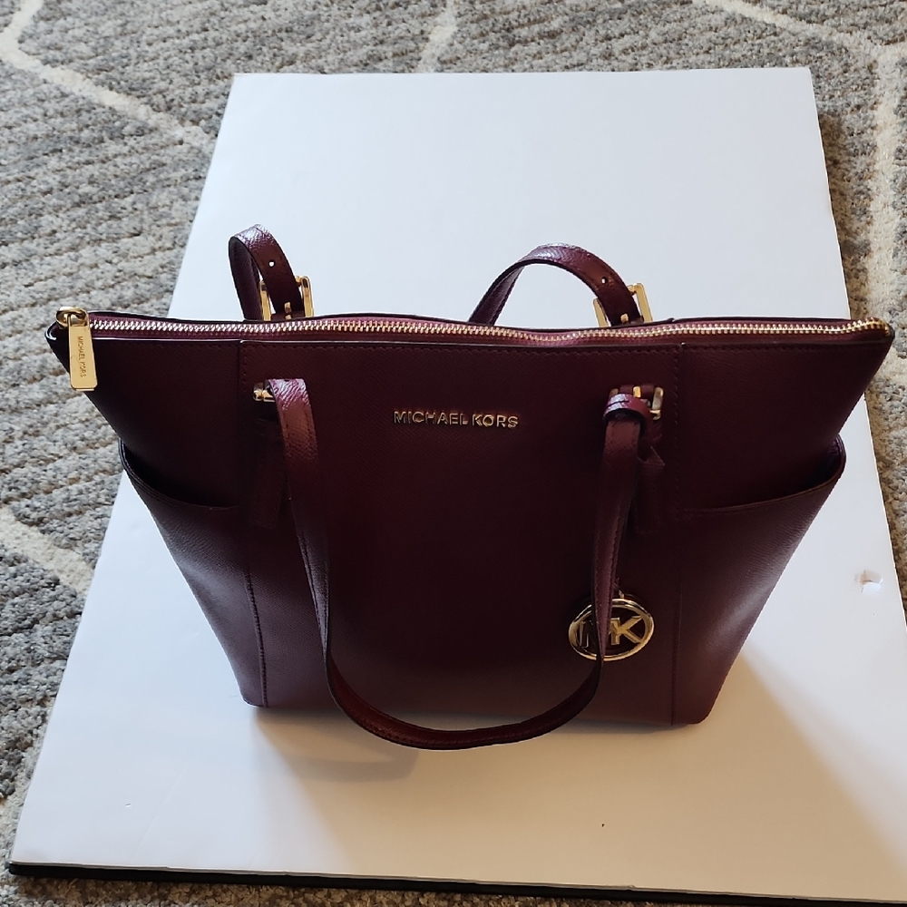 Michael Kors Charlotte Large Saffiano Leather Top-Zip Burgundy Tote Bag.